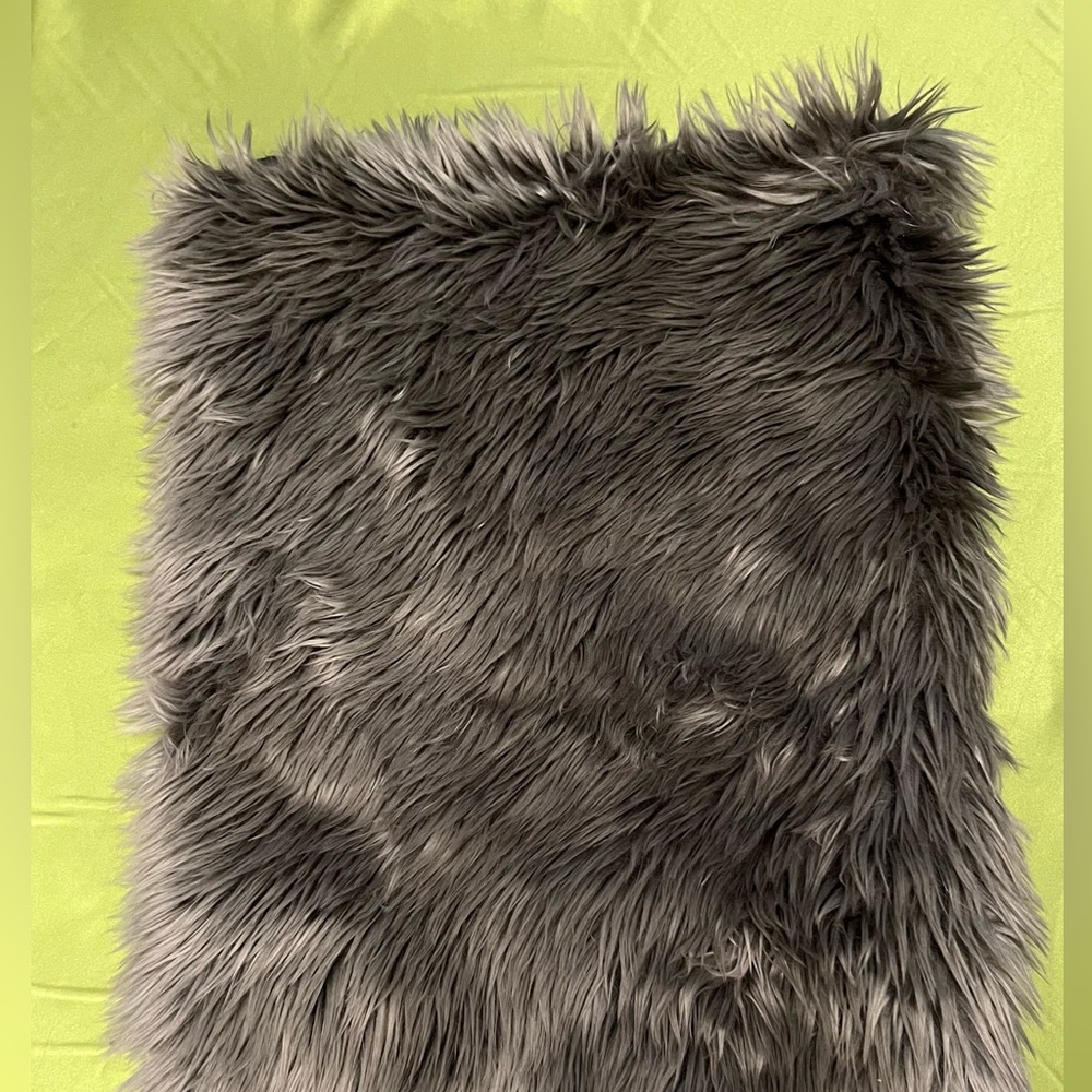 Grey Faux Fur Mat (2x3)